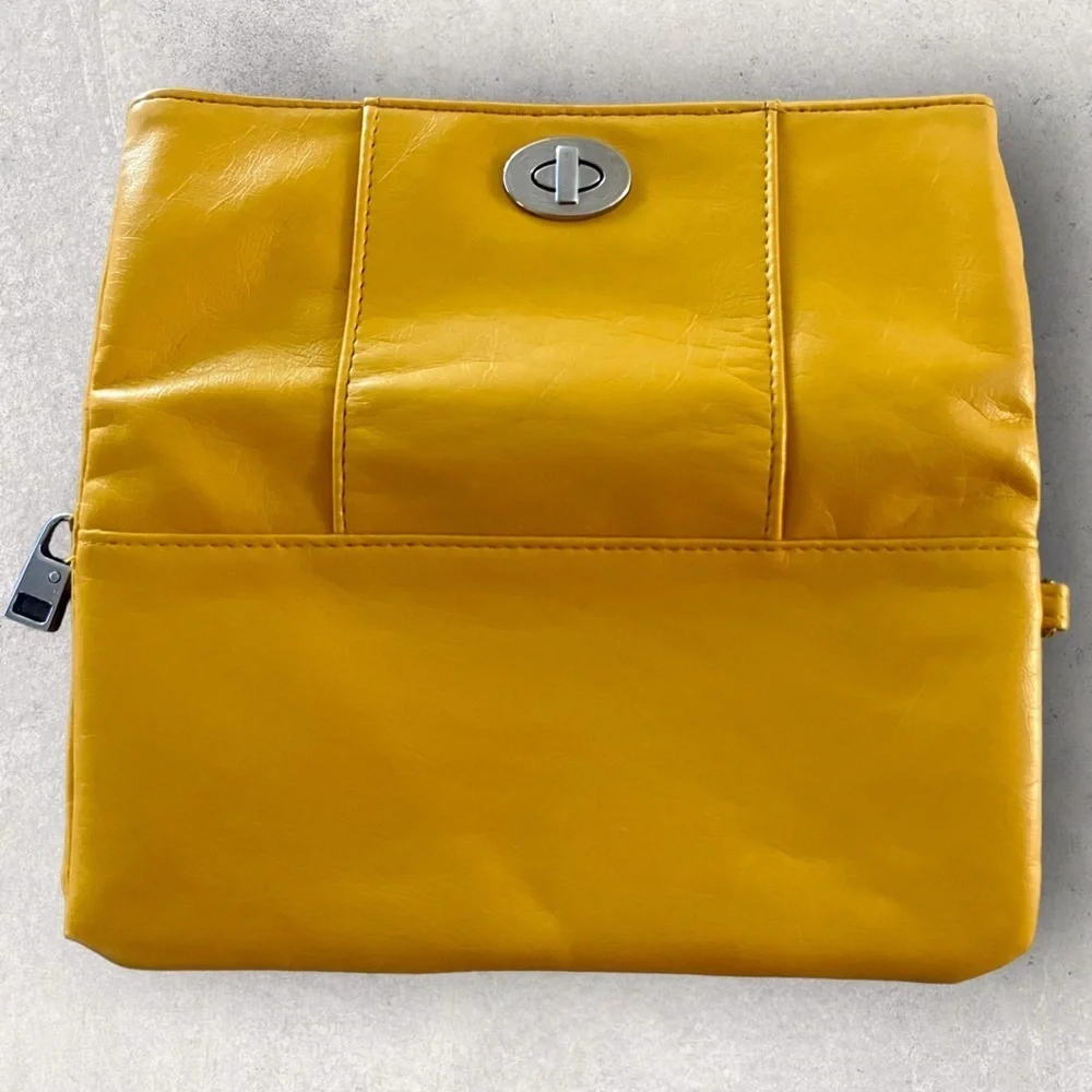 Amazon color yellow
